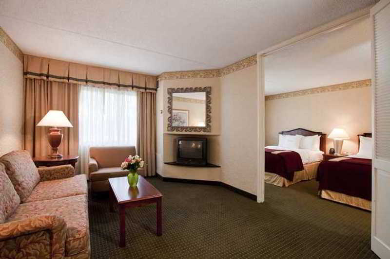 Doubletree Suites By Hilton Hotel Cincinnati - Blue Ash Sharonville Rum bild